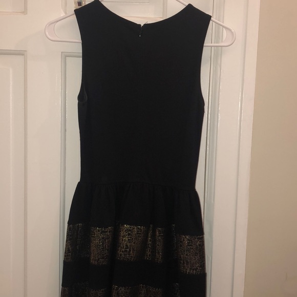 Black Dress - Picture 3 of 4